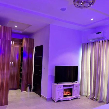 Urban Retreat Luxury Shortlet Apartment Lekki Ajah Lagos With Pool And Gym Buitenkant foto