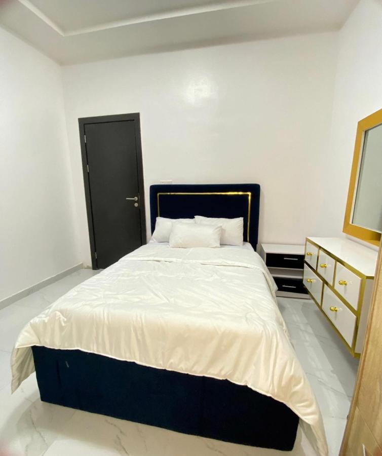 Urban Retreat Luxury Shortlet Apartment Lekki Ajah Lagos With Pool And Gym Buitenkant foto