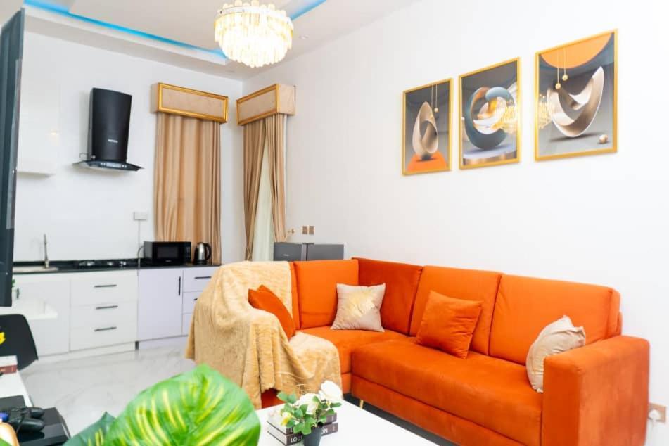 Urban Retreat Luxury Shortlet Apartment Lekki Ajah Lagos With Pool And Gym Buitenkant foto