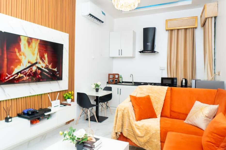Urban Retreat Luxury Shortlet Apartment Lekki Ajah Lagos With Pool And Gym Buitenkant foto