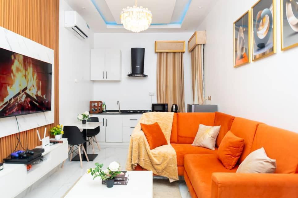 Urban Retreat Luxury Shortlet Apartment Lekki Ajah Lagos With Pool And Gym Buitenkant foto
